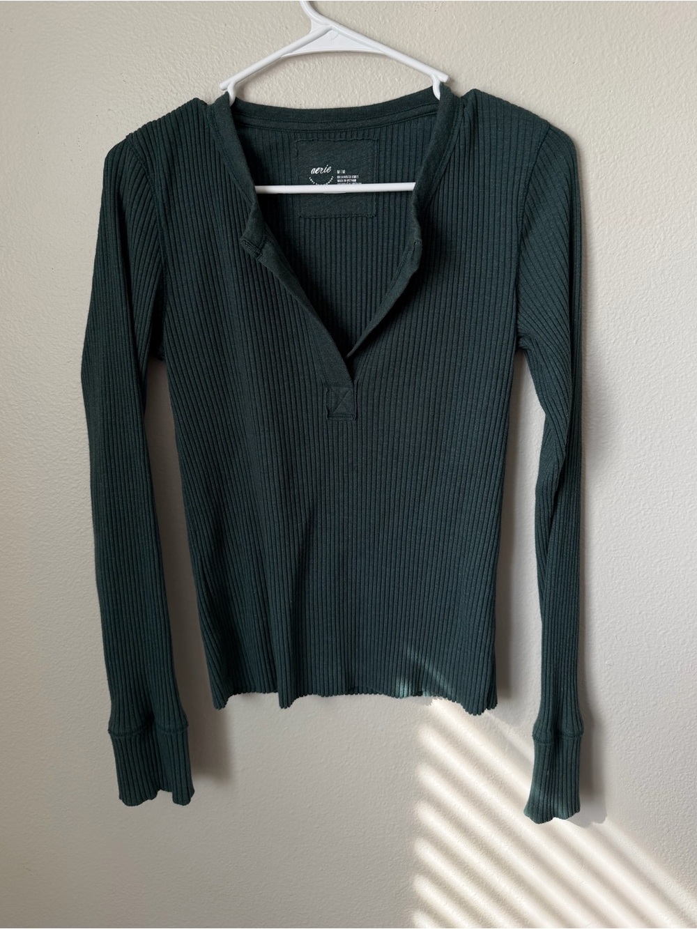 Aerie Fireside Henley Forest Green Women’s M Y2K Bella Swan - Picture 3 of 5
